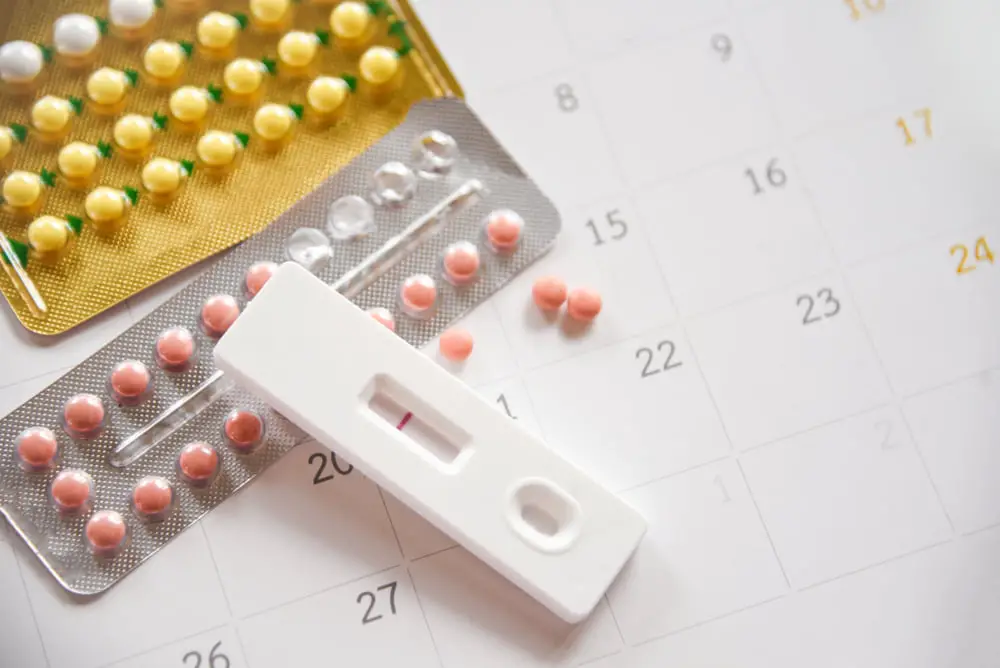 هل يمكن أن يحدث حمل بعد توقف حبوب منع الحمل مباشرة؟